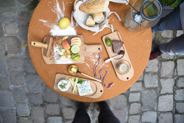 Mini Pelle presentation board, a wooden serving platter to share the love of food with others