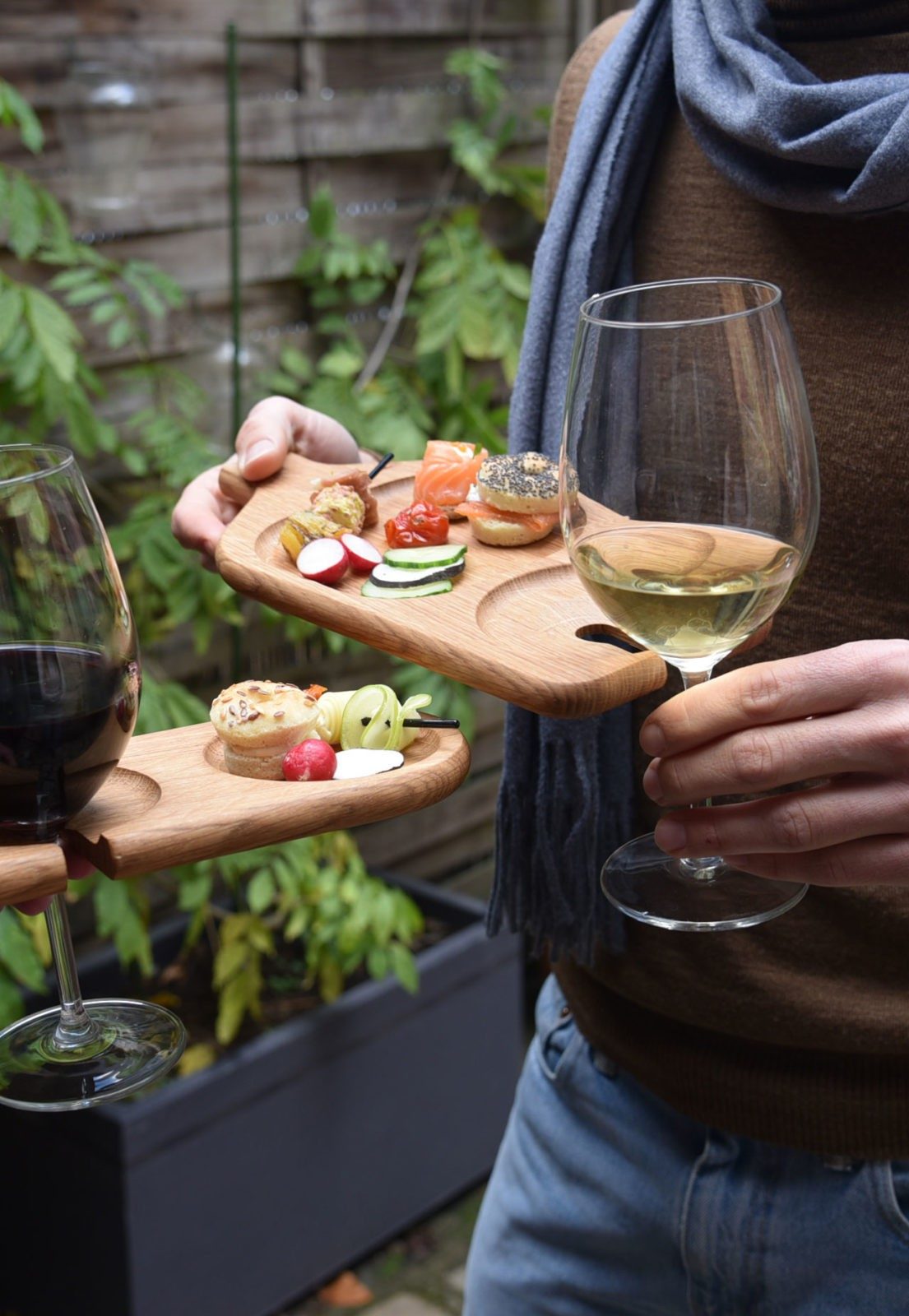 Assiette cocktail en bois pour traiteur, restaurateur, pour organiser une réception haut de gamme. Libérez les mains de vos invités avec élégance